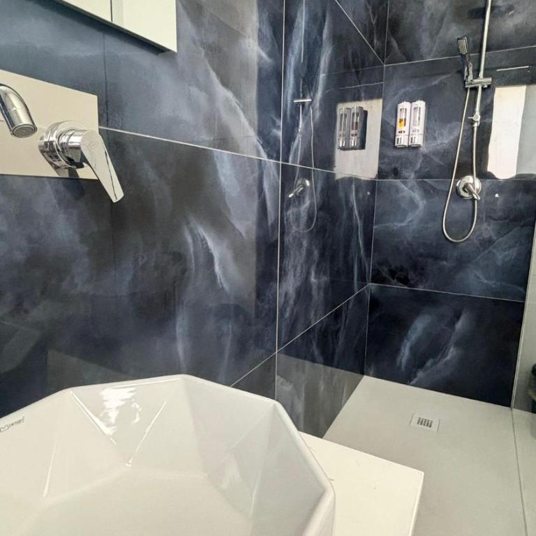 Yllen Rooms - Camera Matrimoniale con Bagno Privato - 10