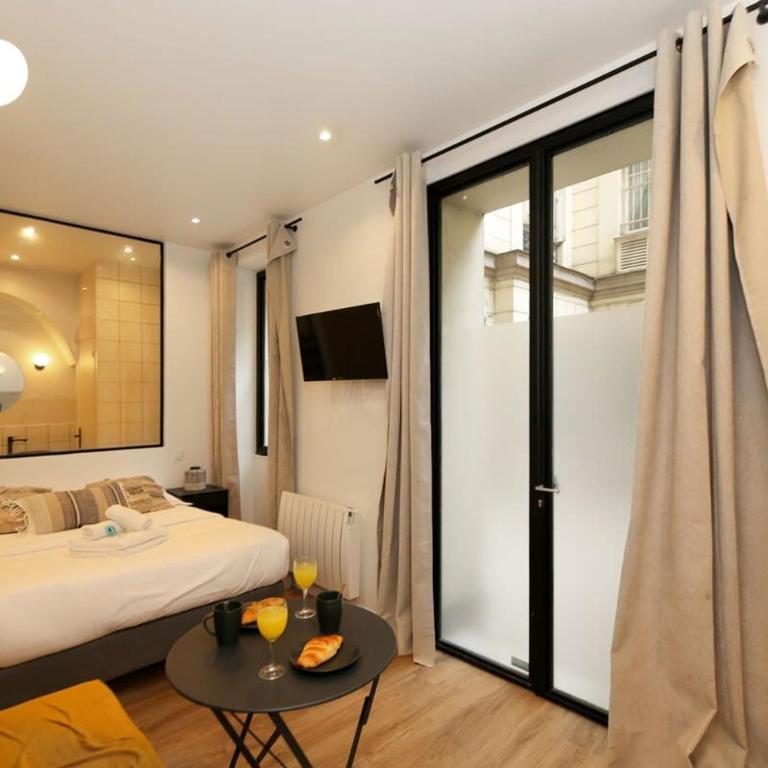 Studio fonctionnel tout equipe Batignolles - 2P - Studio - 15