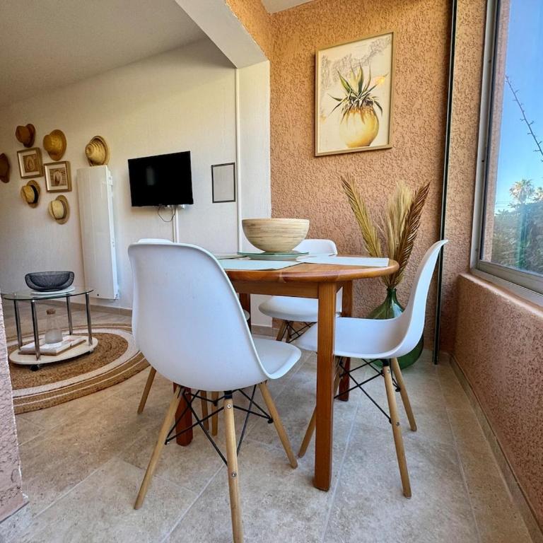 Loft en bord de mer aux salins à Hyères - Two-Bedroom Apartment - 3