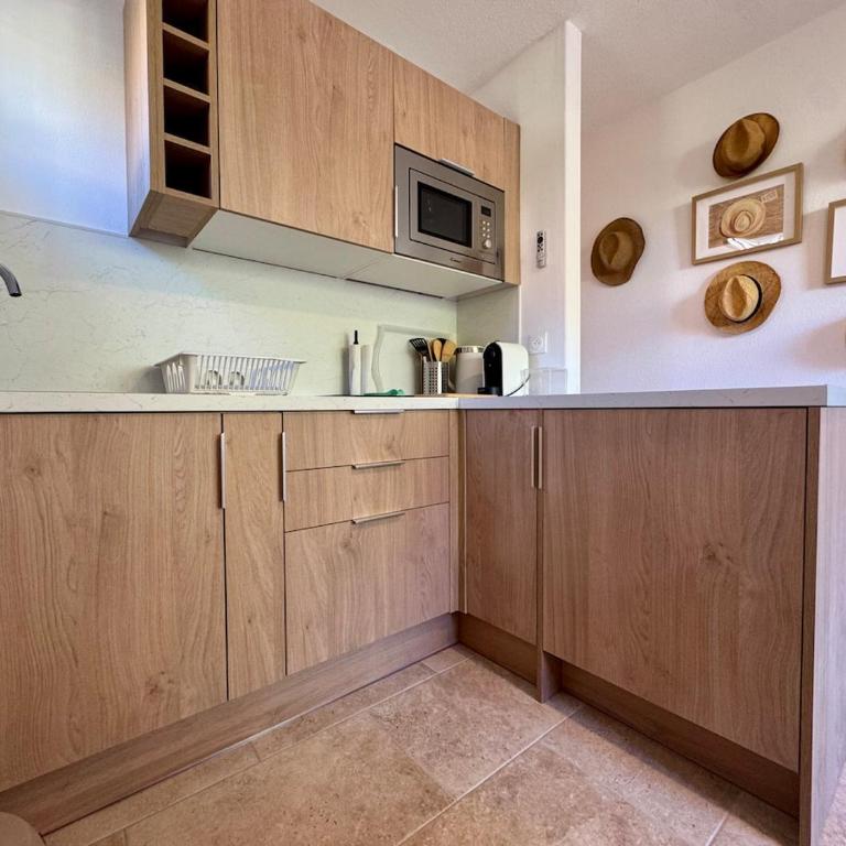 Loft en bord de mer aux salins à Hyères - Two-Bedroom Apartment - 11