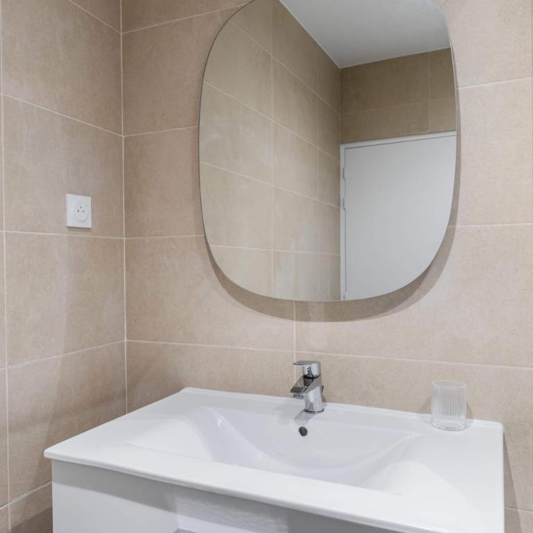 Studio refait a neuf montmartre - paris 18 - 2P - Studio - 11