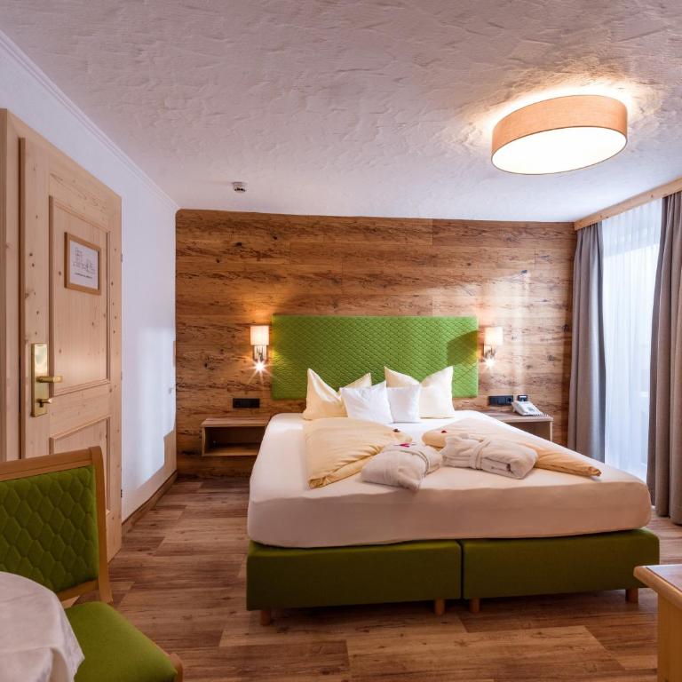 Hotel Glockenstuhl - Comfort Doppelzimmer mit Balkon - 1