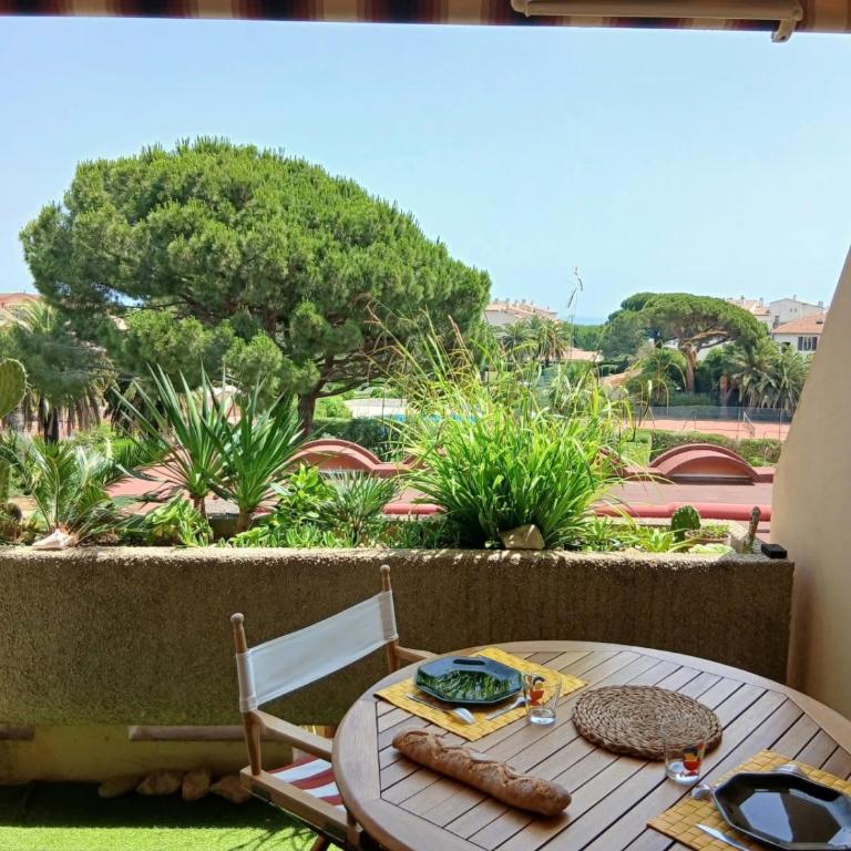 AntibesT2 2 pers sea pool terrac park 14 night min - Appartamento con 1 Camera da Letto - 4