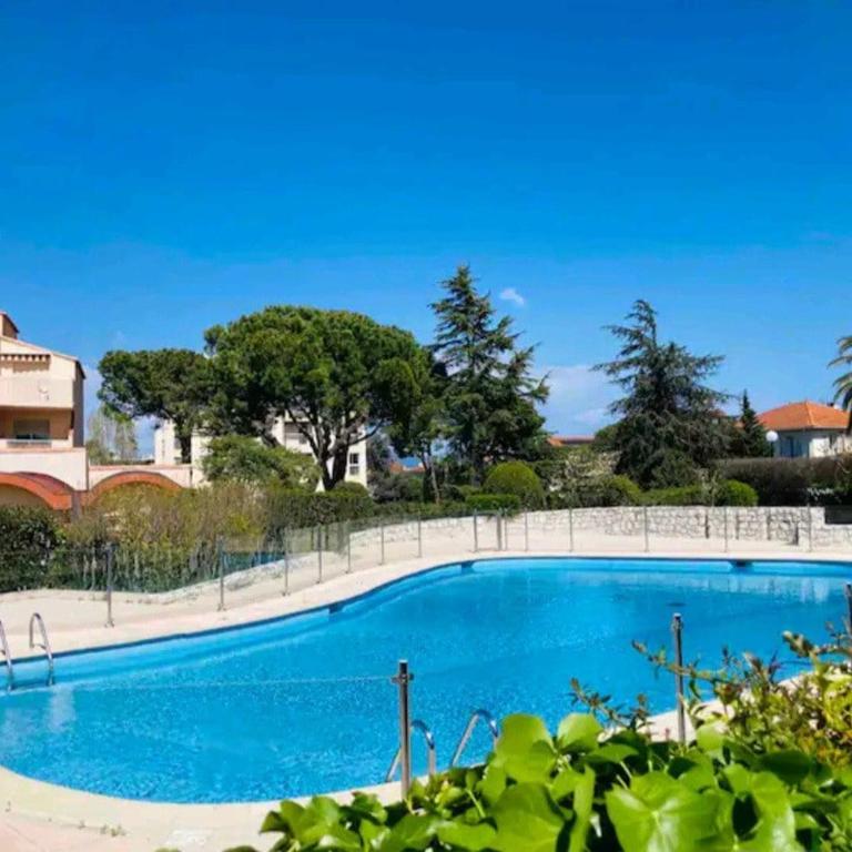 AntibesT2 2 pers sea pool terrac park 14 night min - Appartamento con 1 Camera da Letto - 33