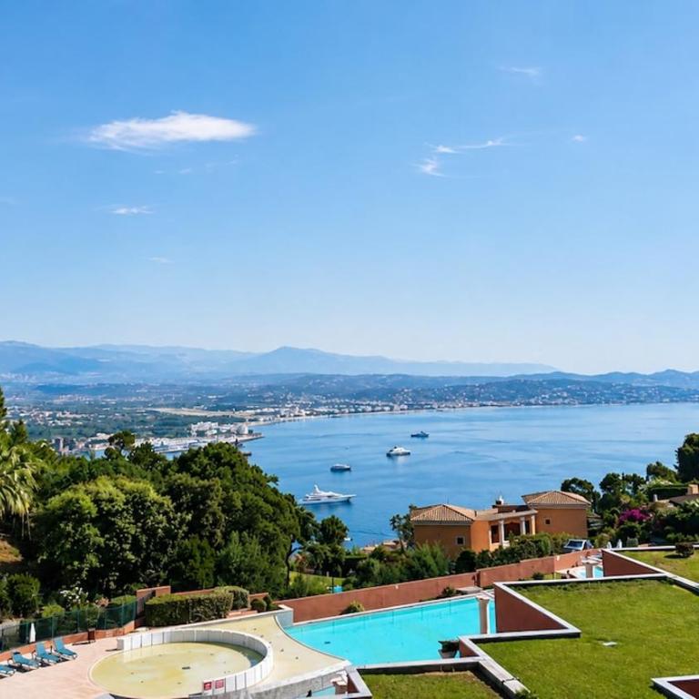 Sea view, pool, and large terrace! - Appartement 2 Chambres - 6