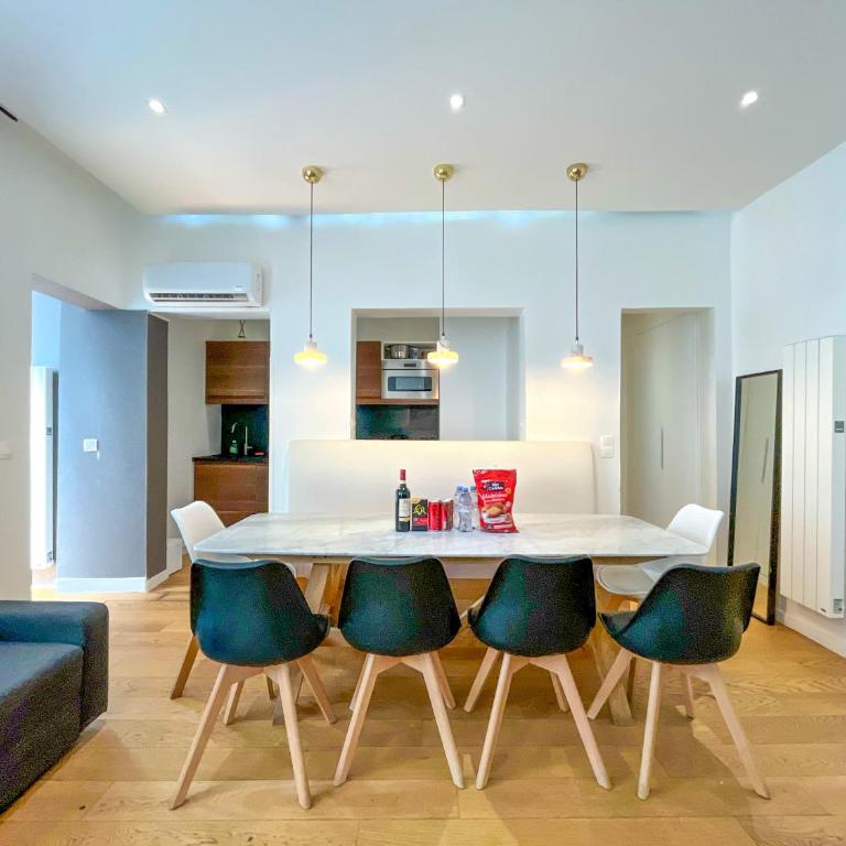 UrbanFlat 69 - Authentic & Elegant Central Paris Home - Apartment - 40
