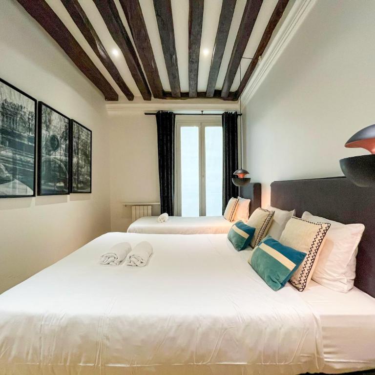 UrbanFlat 69 - Authentic & Elegant Central Paris Home - Apartment - 13
