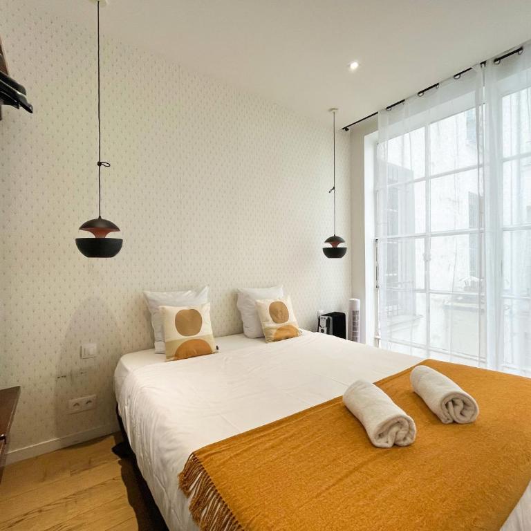 UrbanFlat 69 - Authentic & Elegant Central Paris Home - Apartment - 28