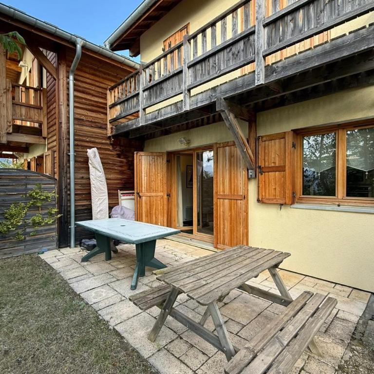 Chalet cosy à Risoul village Terrasse & vue vallée - Chalet - 1