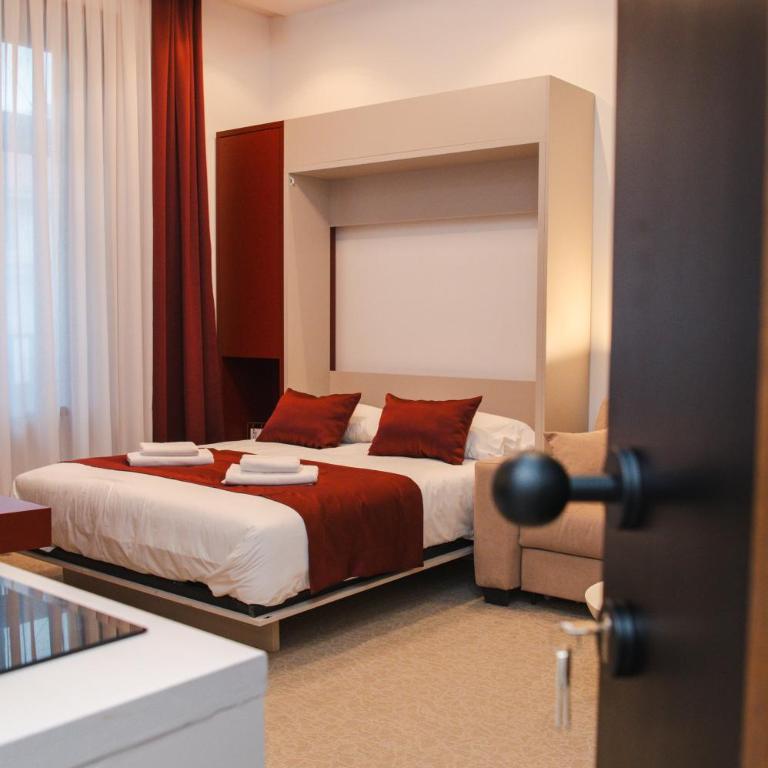 Eterna Apartments-City Center - Deluks Dvokrevetni Studio sa Bračnim Krevetom - 1