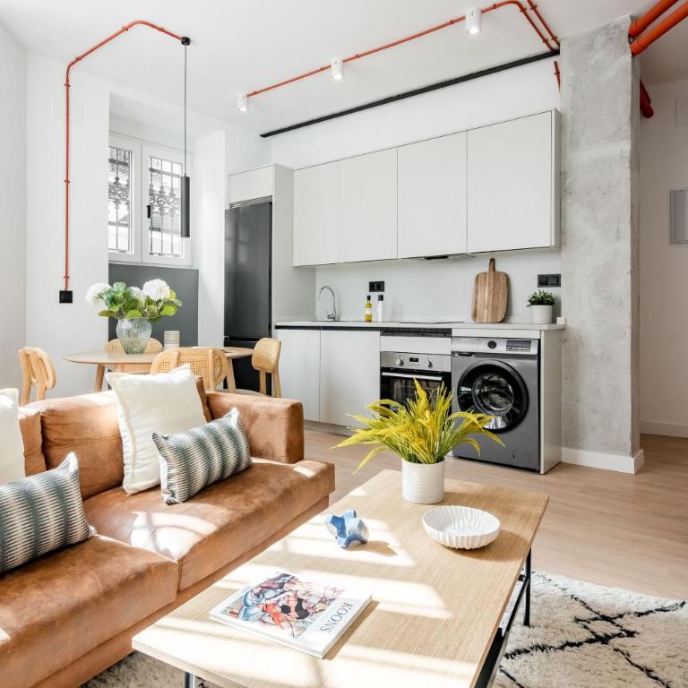 Exclusividad y diseño en el corazón vibrante de Malasaña - Apartamento de 1 dormitorio - 1