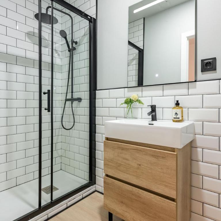 Exclusividad y diseño en el corazón vibrante de Malasaña - Apartamento de 1 dormitorio - 3