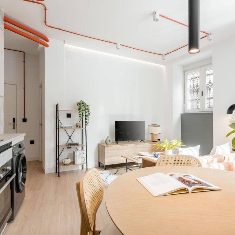 Exclusividad y diseño en el corazón vibrante de Malasaña - Apartamento de 1 dormitorio - 11