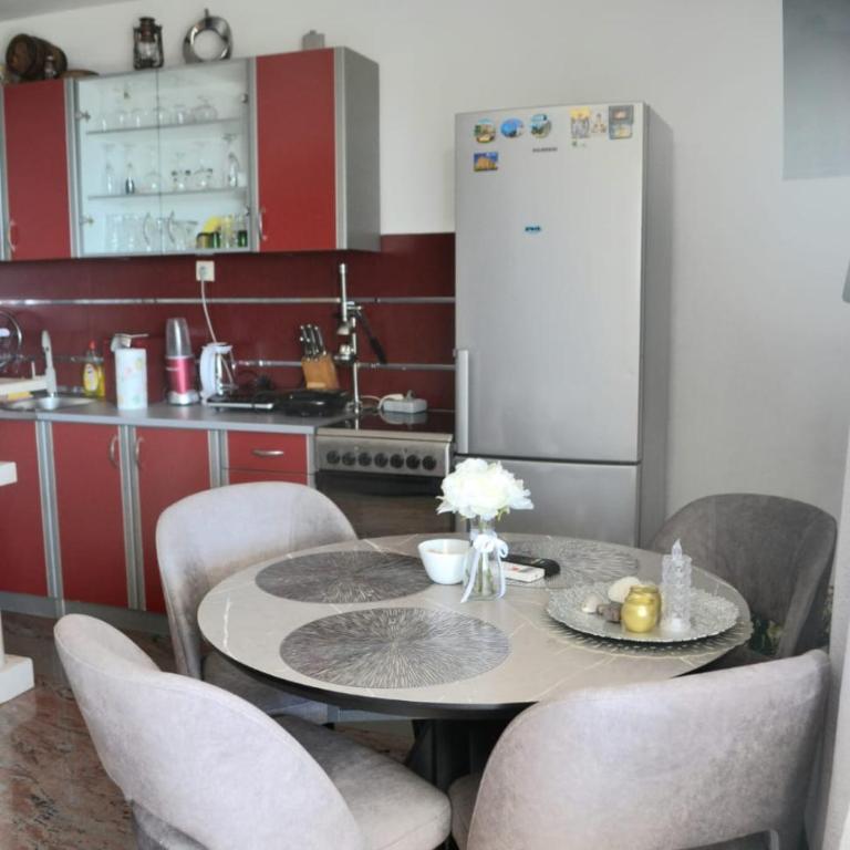Holiday house Ogi - Two-Bedroom Apartment with Sea View - 10
