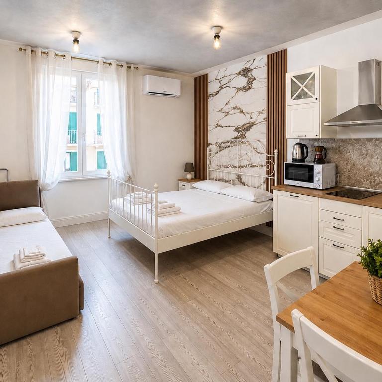 Cinque Terre Sweet Home - Centro La Spezia - 5 min stazione - Ideale Cinque Terre - WiFi e AC - Studio Apartment - 1