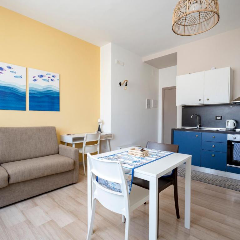 Mediterranea Apartment - Train&Bas Station 1MinWalk - Apartment - 10