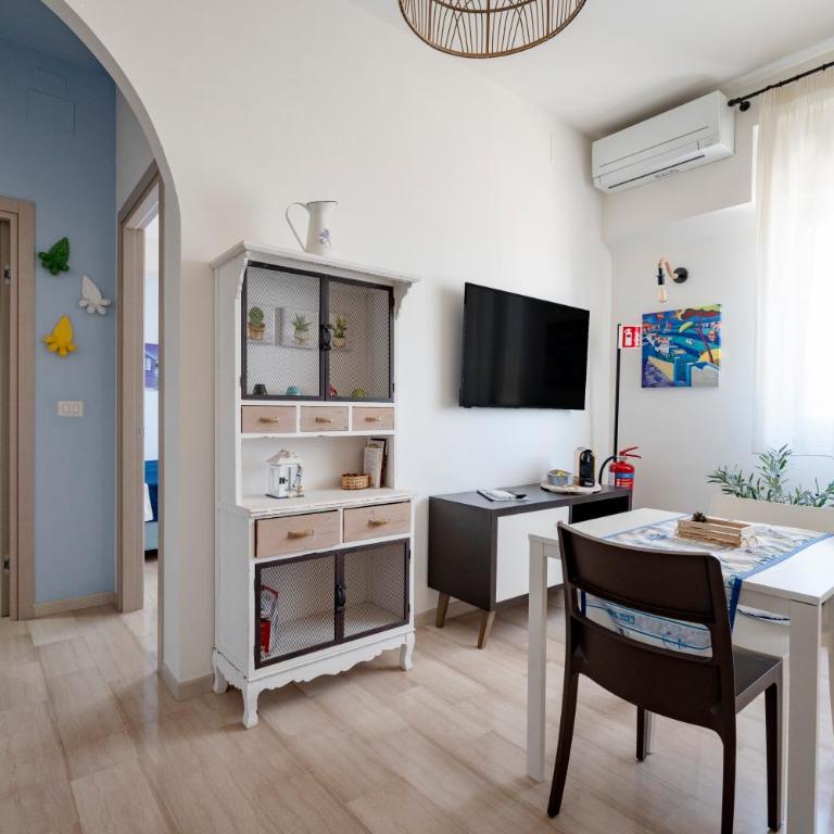 Mediterranea Apartment - Train&Bas Station 1MinWalk - Apartment - 13