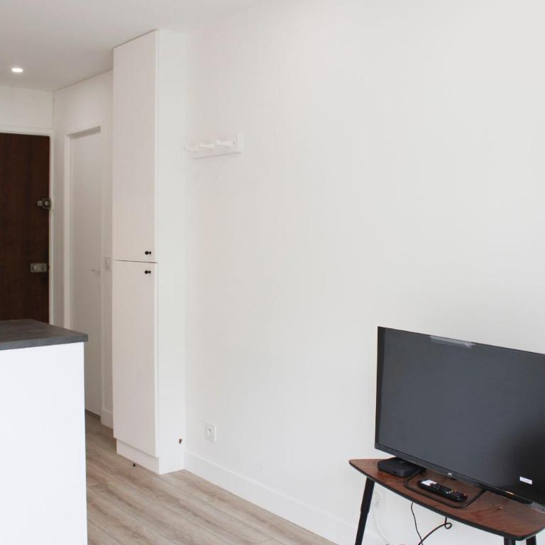 Charming studio with private terrace Paris 11th - Apartamento - 11