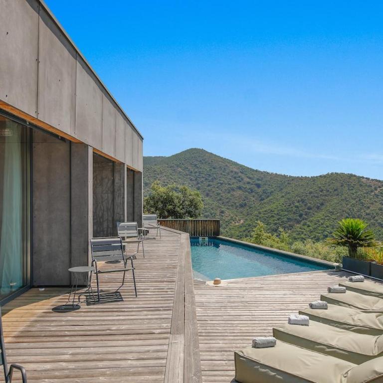 Exceptional sea-view house, Domaine de Valcros - Villa - 55