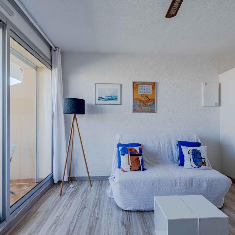 Marine de port, calme et plage - Apartment - 7