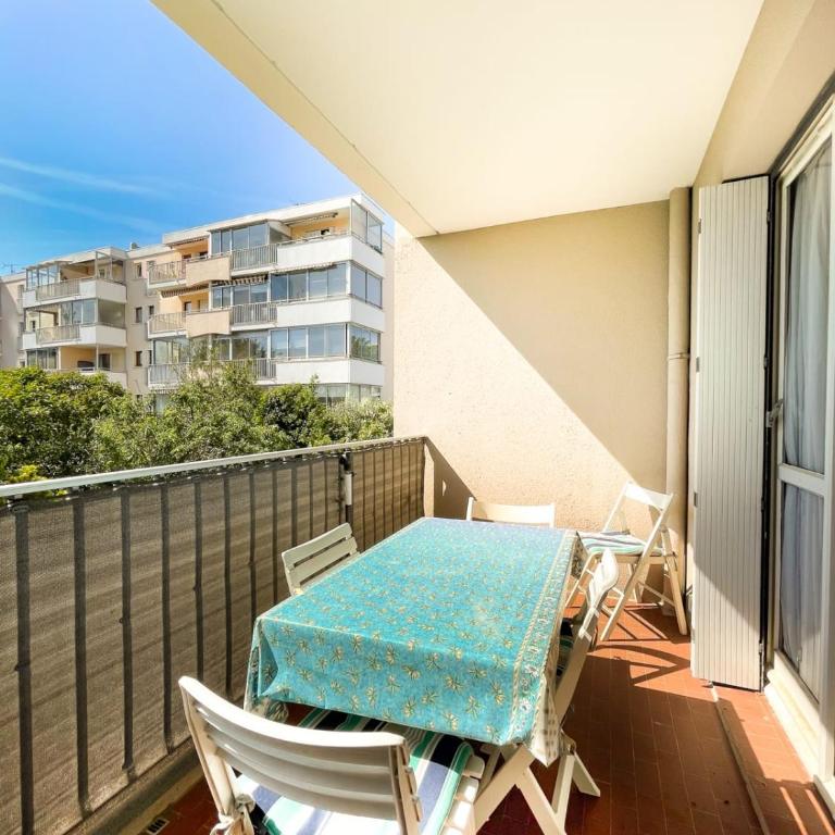Superb Apartment With Balcony In Frejus - Apartment - 9