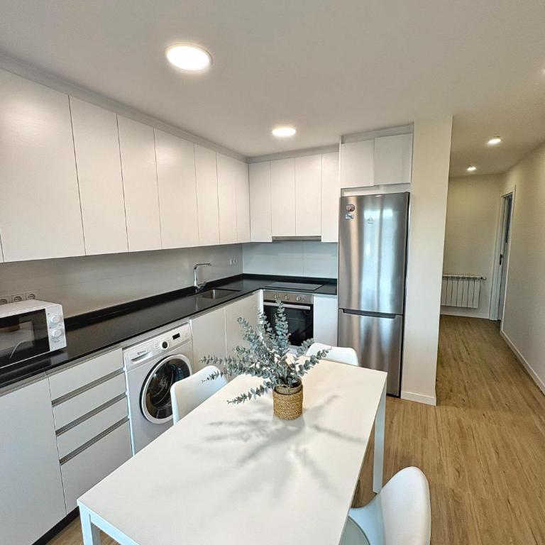 Silveira 1 - Three-Bedroom Apartment - 10