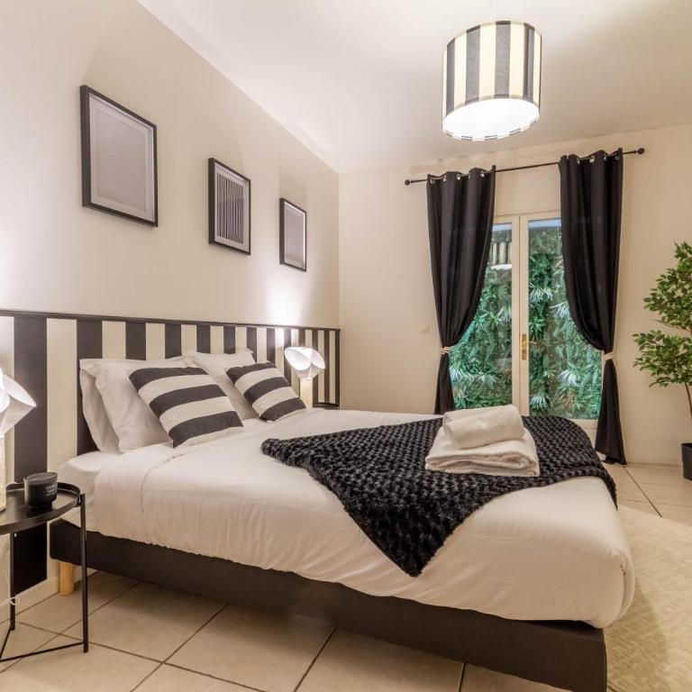 Le Patio des Chartrons - T3, terrasse, Bordeaux - Three-Bedroom Apartment with Balcony - 2