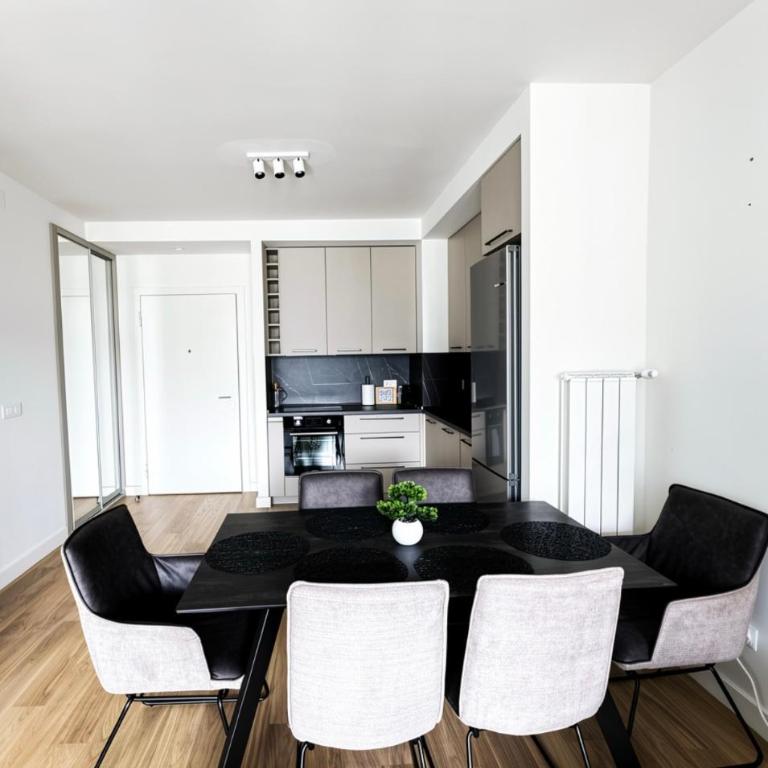 SENSA Premium Apartments - Free Parking - Appartement 2 Chambres avec Balcon - 3