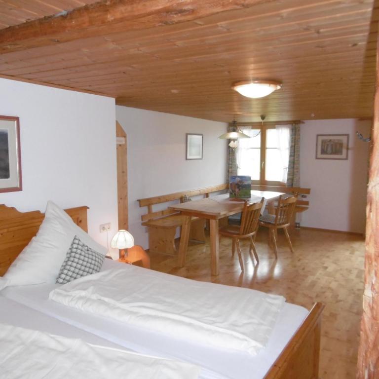 Landhaus Keck - Apartment mit Aussicht und Balkon - 2