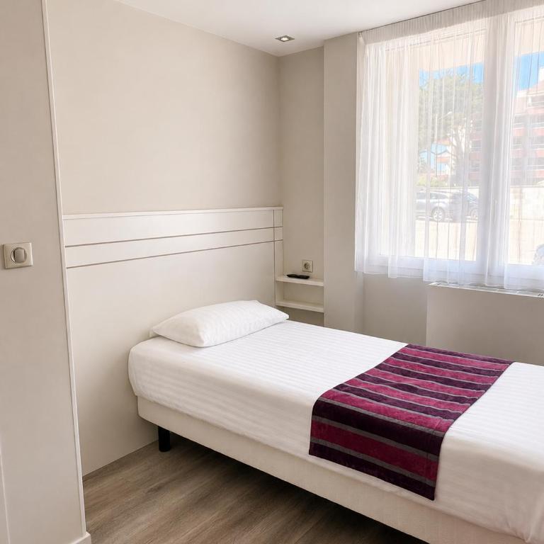 Hôtel Valencia - Chambre Triple avec Douche - 3