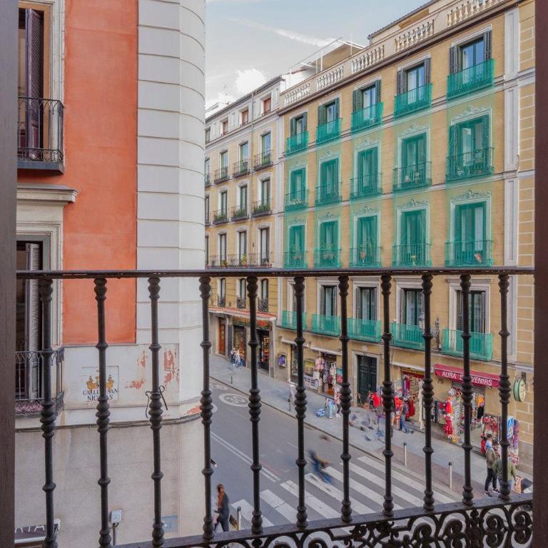 Upscale Designer Retreat in the Heart of Madrid - Apartamento - 32