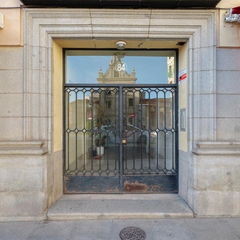 Upscale Designer Retreat in the Heart of Madrid - Apartamento - 35