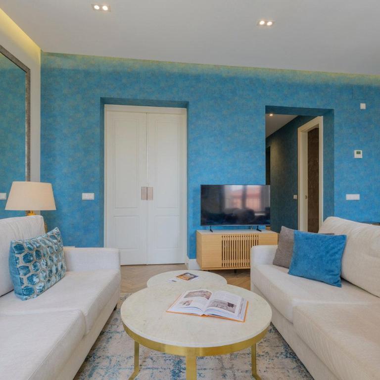 Modern and Luminous Flat in Central District - Apartamento - 6
