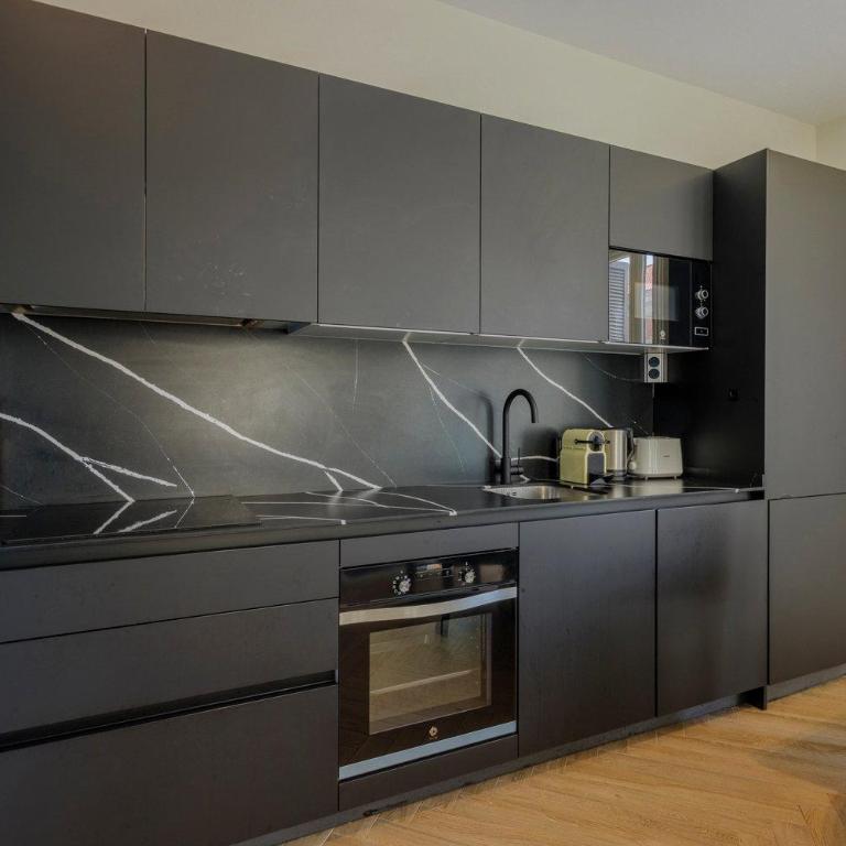 Modern and Luminous Flat in Central District - Apartamento - 12