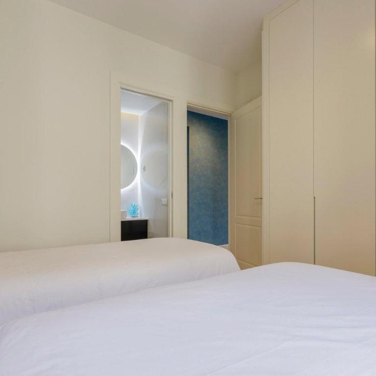 Modern and Luminous Flat in Central District - Apartamento - 23