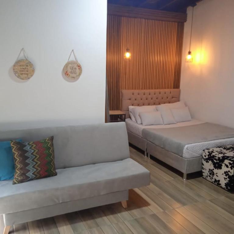 1 bedroom Flat, full kitchen, private bath - One-Bedroom Apartment - 6