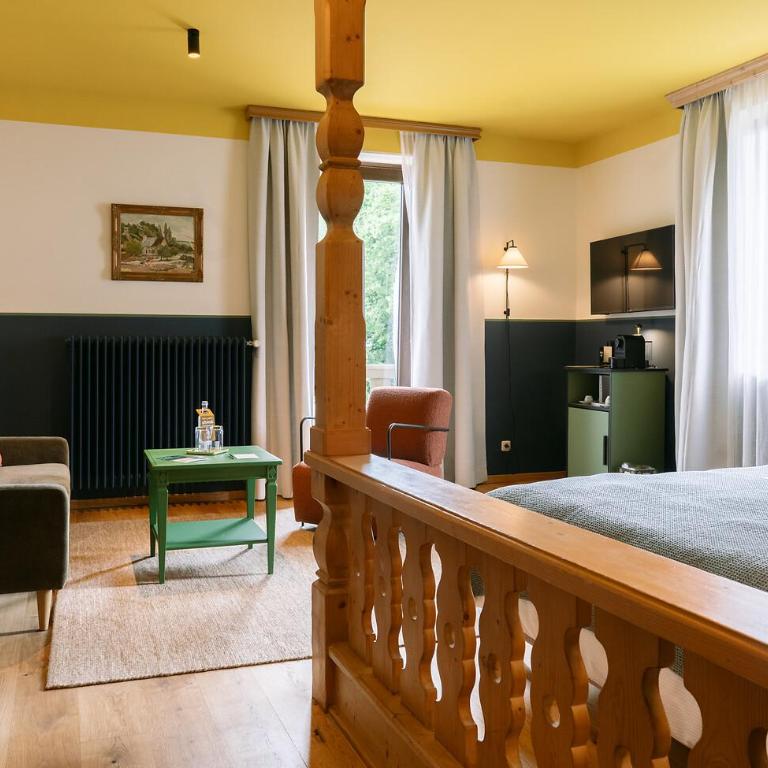HENRI Hotel Garmisch-Partenkirchen - Salon mit Balkon - 13
