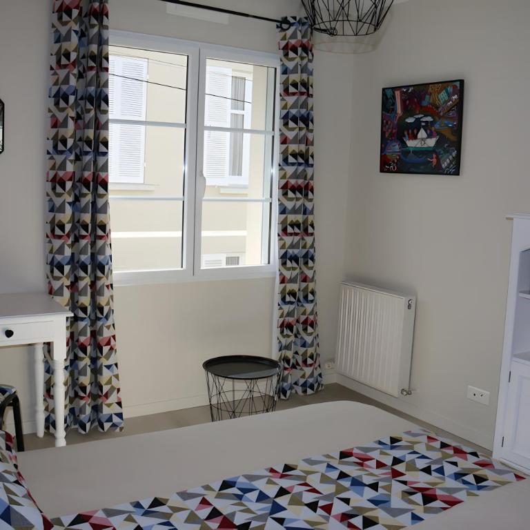 Suite deux chambres - Sdb privative - Chambre Quadruple avec Douche - 9