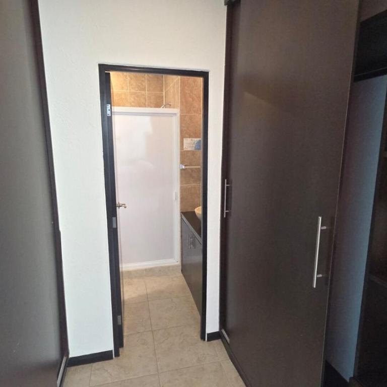 Apartment with Pool, Gym & A/C. - Appartement - 11