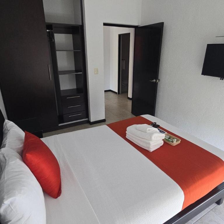 Apartment with Pool, Gym & A/C. - Appartement - 12