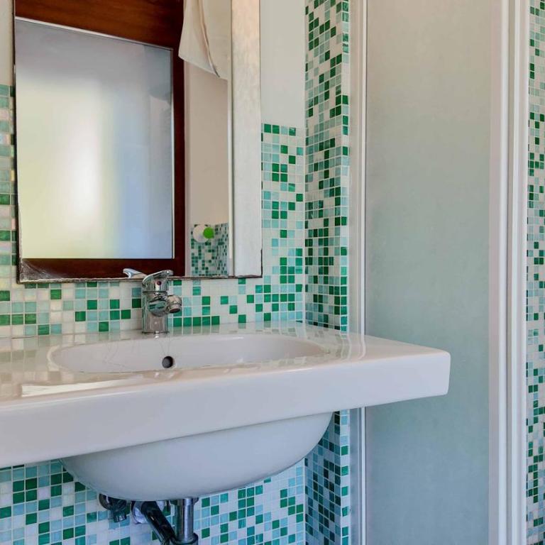 Vernazza Rooftop Apartment - Two-Bedroom Apartment with Terrace - 26