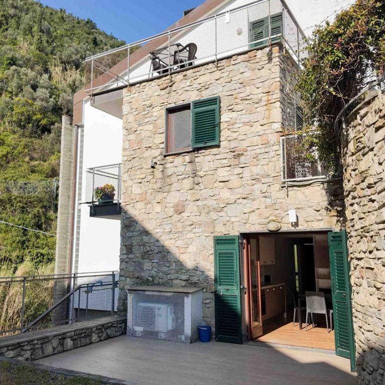 Vernazza Rooftop Apartment - Two-Bedroom Apartment with Terrace - 44