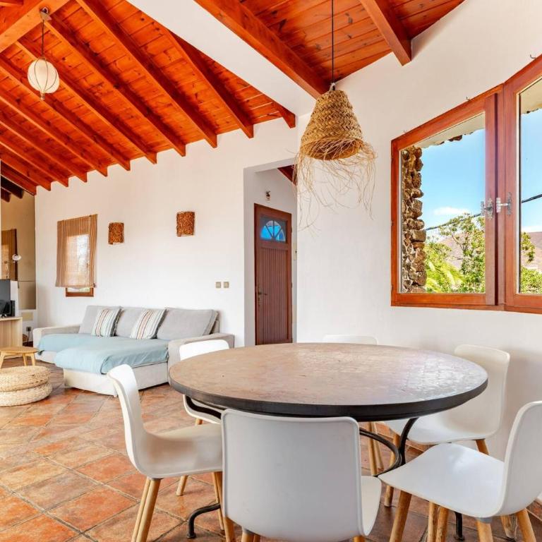 Modern 3-Bedroom Villa in Lajares with Private Pool - Ferienhaus - 8
