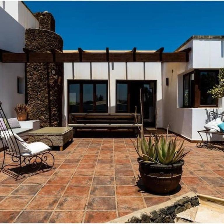 Modern 3-Bedroom Villa in Lajares with Private Pool - Ferienhaus - 14