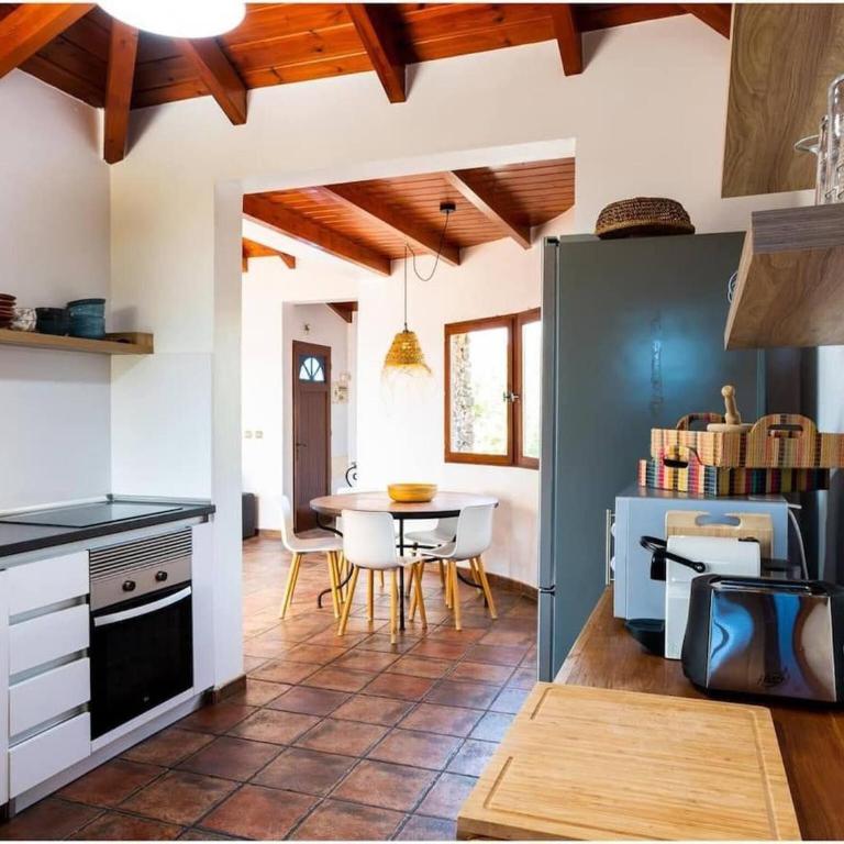Modern 3-Bedroom Villa in Lajares with Private Pool - Ferienhaus - 18
