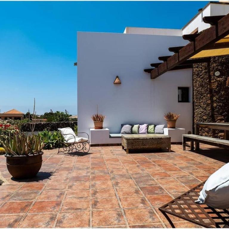 Modern 3-Bedroom Villa in Lajares with Private Pool - Ferienhaus - 26