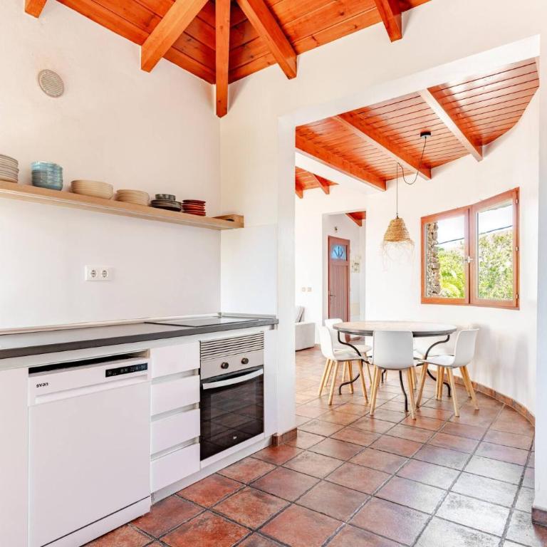 Modern 3-Bedroom Villa in Lajares with Private Pool - Ferienhaus - 47