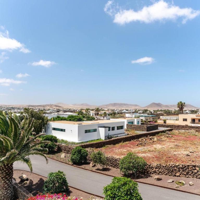 Modern 3-Bedroom Villa in Lajares with Private Pool - Ferienhaus - 54