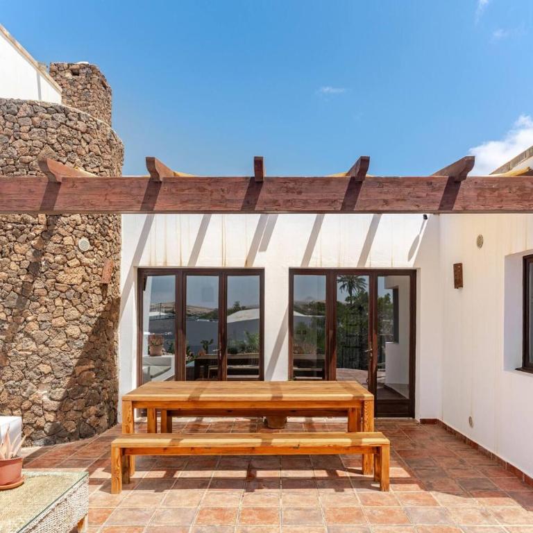 Modern 3-Bedroom Villa in Lajares with Private Pool - Ferienhaus - 55