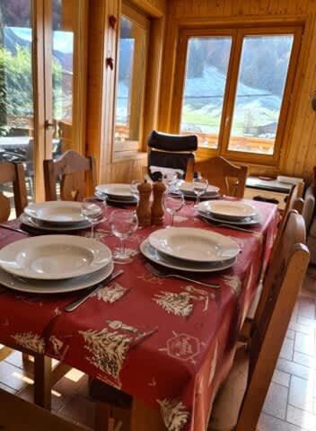 Beautiful Views Good Location Easy Ski Access - Apartment - 6